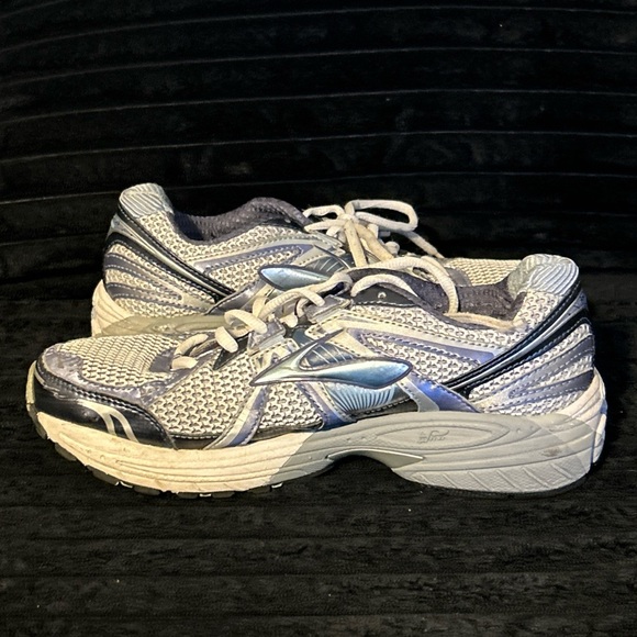 Brooks 8.5 women’s wide - Picture 3 of 8